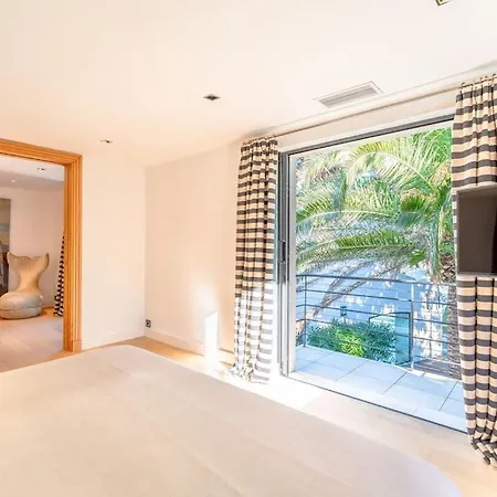 Incroyable Villa, Bord De Mer, Piscine, Climatisee ホテル