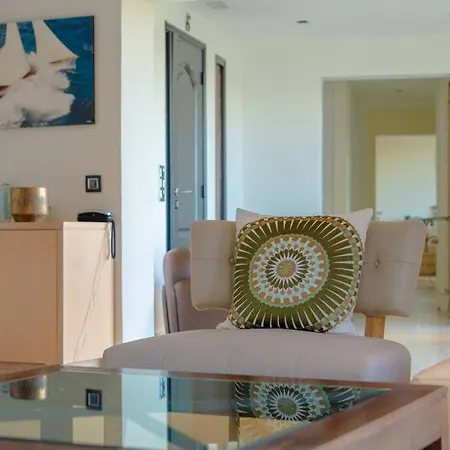 Incroyable Villa, Bord De Mer, Piscine, Climatisee サントロペ