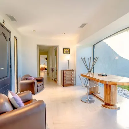 Incroyable Villa, Bord De Mer, Piscine, Climatisee ホテル サントロペ
